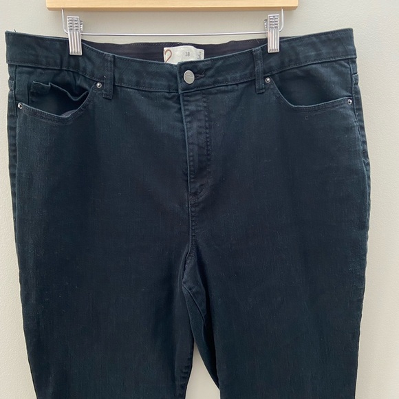 Ricki’s Hi Rise 18/20 Black Bootcut/Straight Leg Stretch Denim Jean - Picture 3 of 5